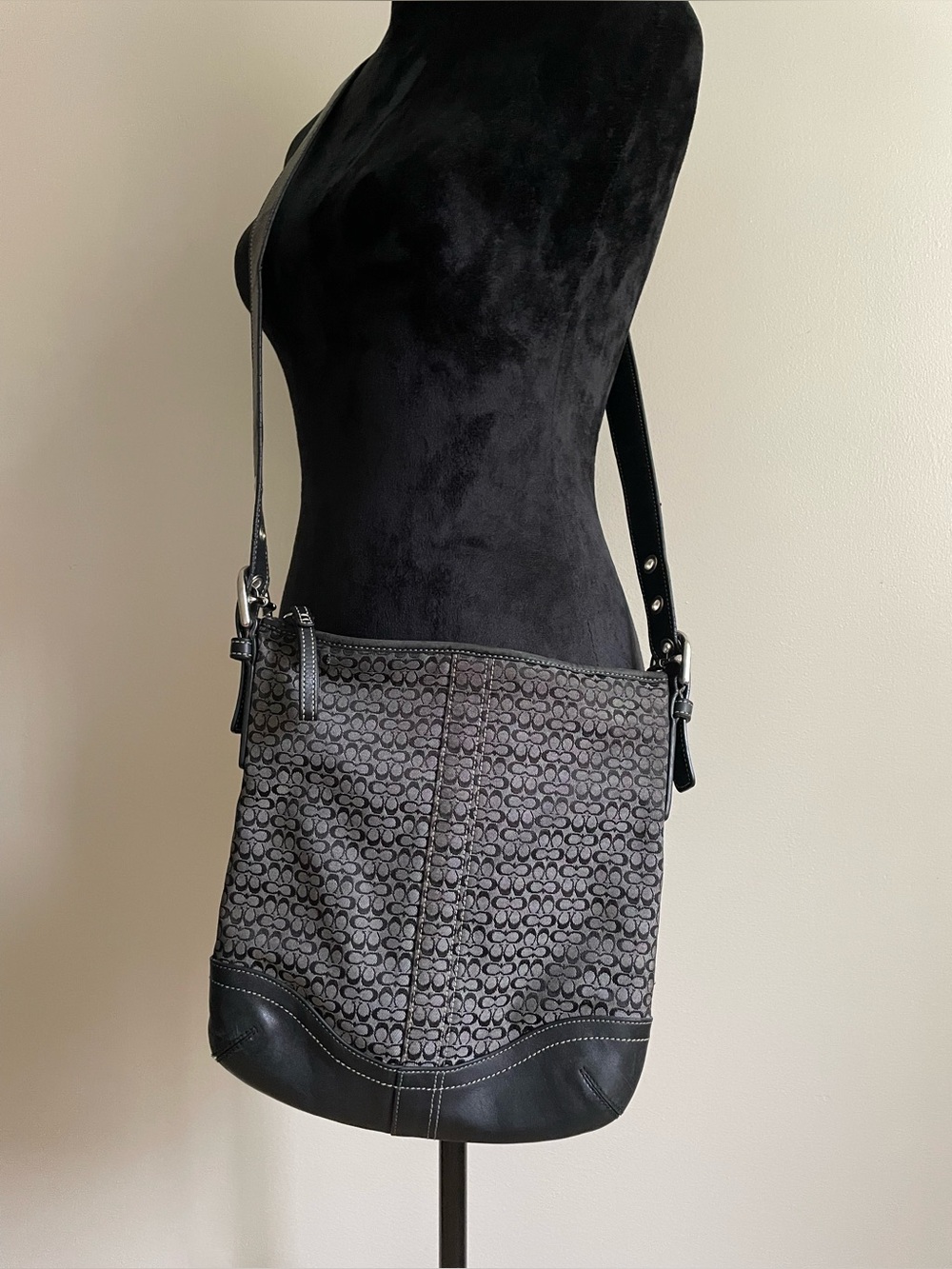 Coach F10944 Signature Jacquard Crossbody Bag Black Gray Y2K Vintage
